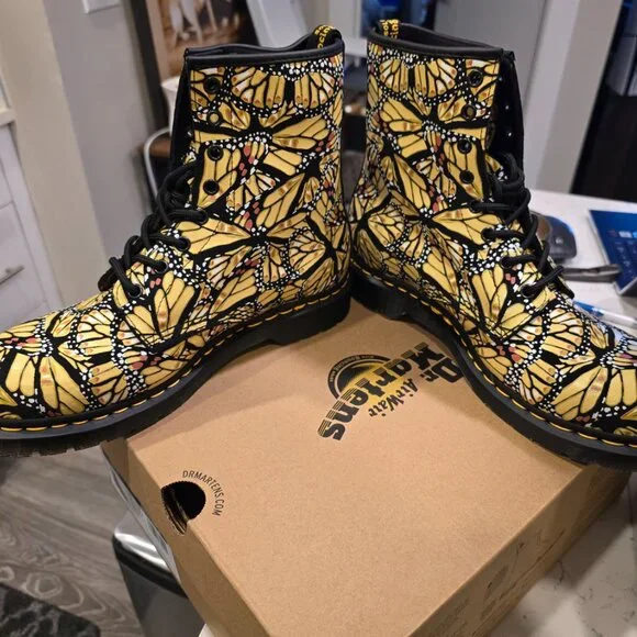 Dr. Martens 1460 Butterfly Print Suede Boots Men's Size 10 RARE NEW - Picture 3 of 16